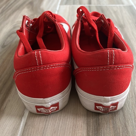 Vans - Picture 3 of 6